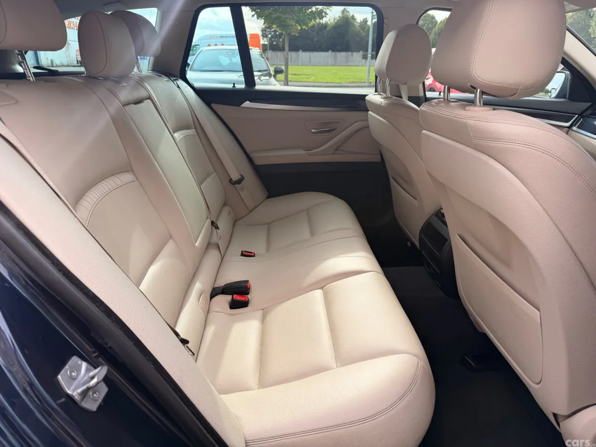 BMW 5-Series Estate/Jeep, Diesel, 2016, Blue