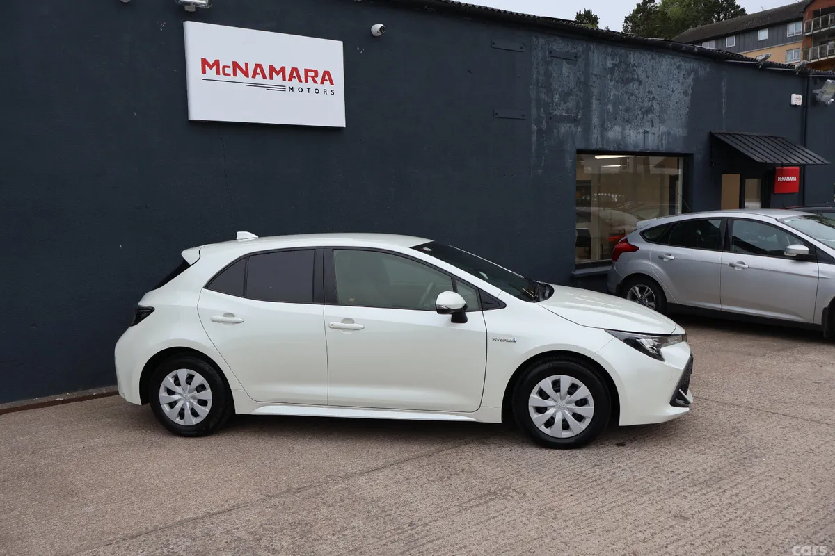 Toyota Corolla Hatchback, Petrol Hybrid, 2019, White