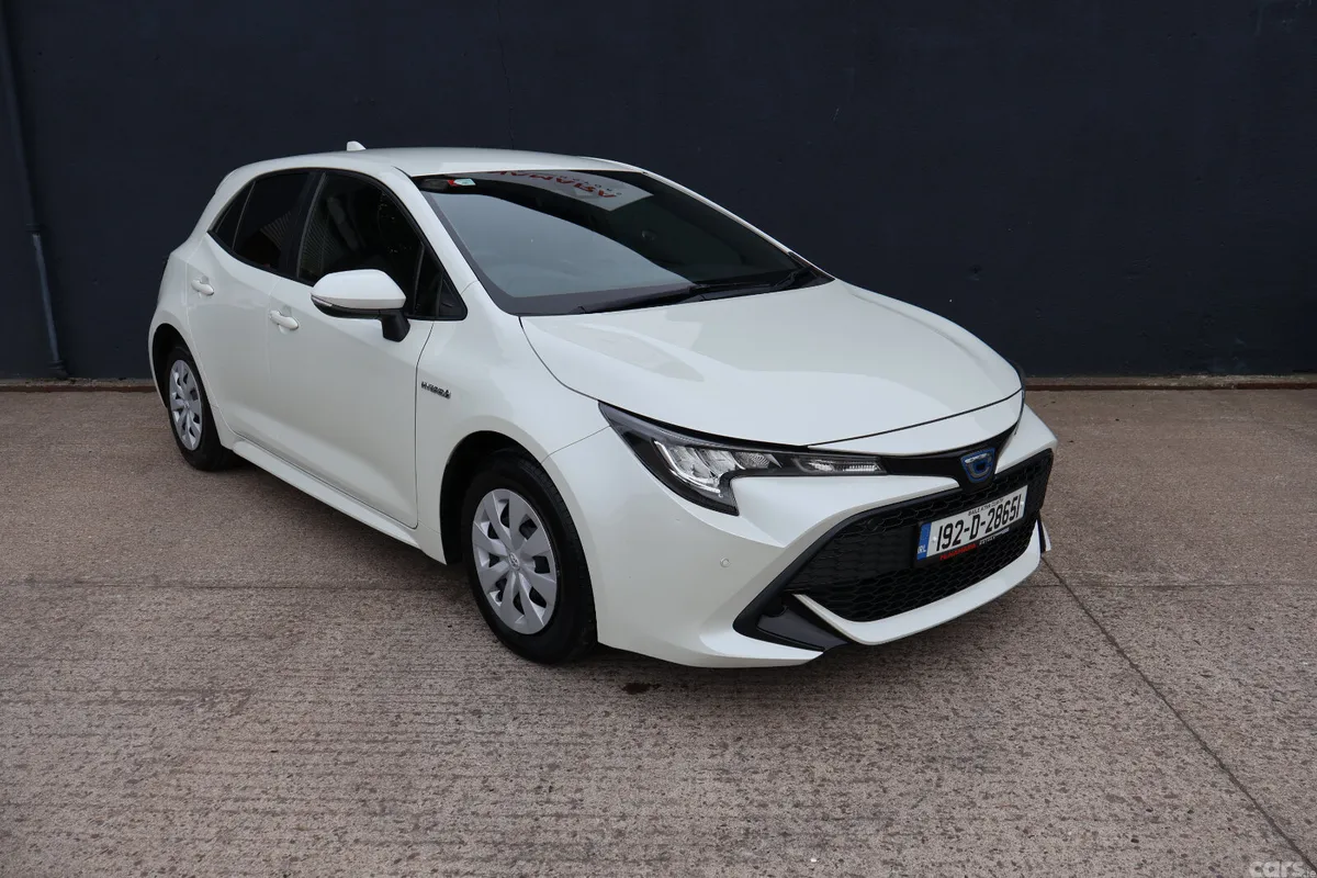 Toyota Corolla Hatchback, Petrol Hybrid, 2019, White