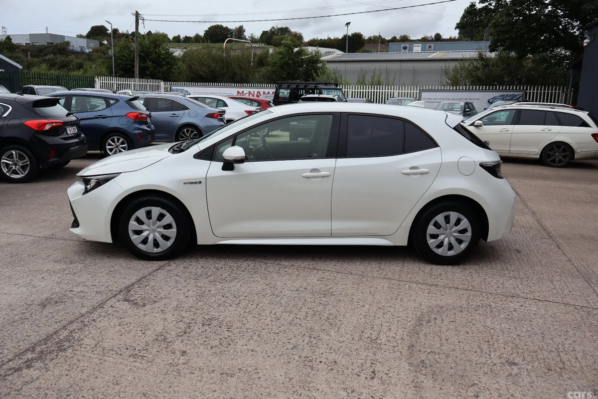 Toyota Corolla Hatchback, Petrol Hybrid, 2019, White