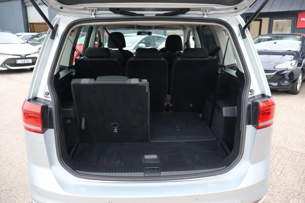 Volkswagen Touran MPV, Diesel, 2018, Grey