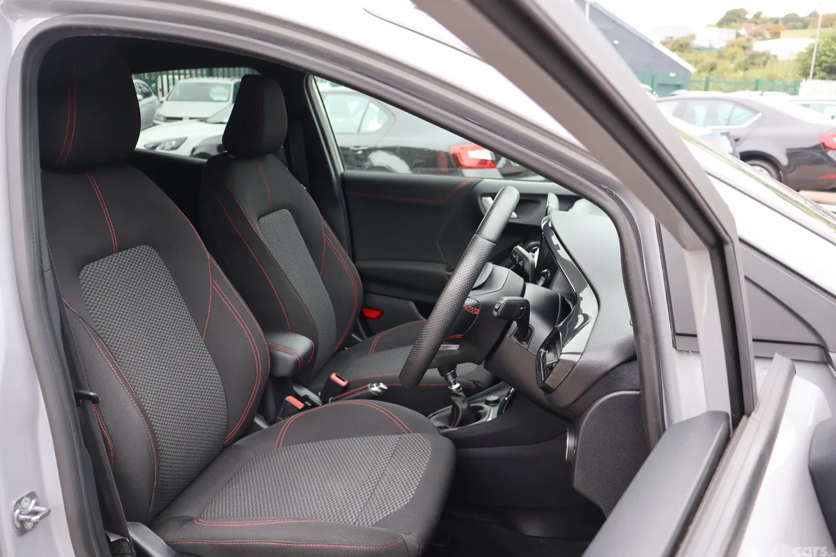Ford Puma Hatchback, Petrol Hybrid, 2023, Grey