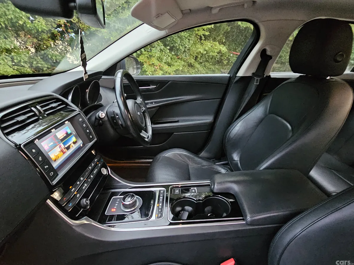 Jaguar XE Saloon, Diesel, 2017, Black