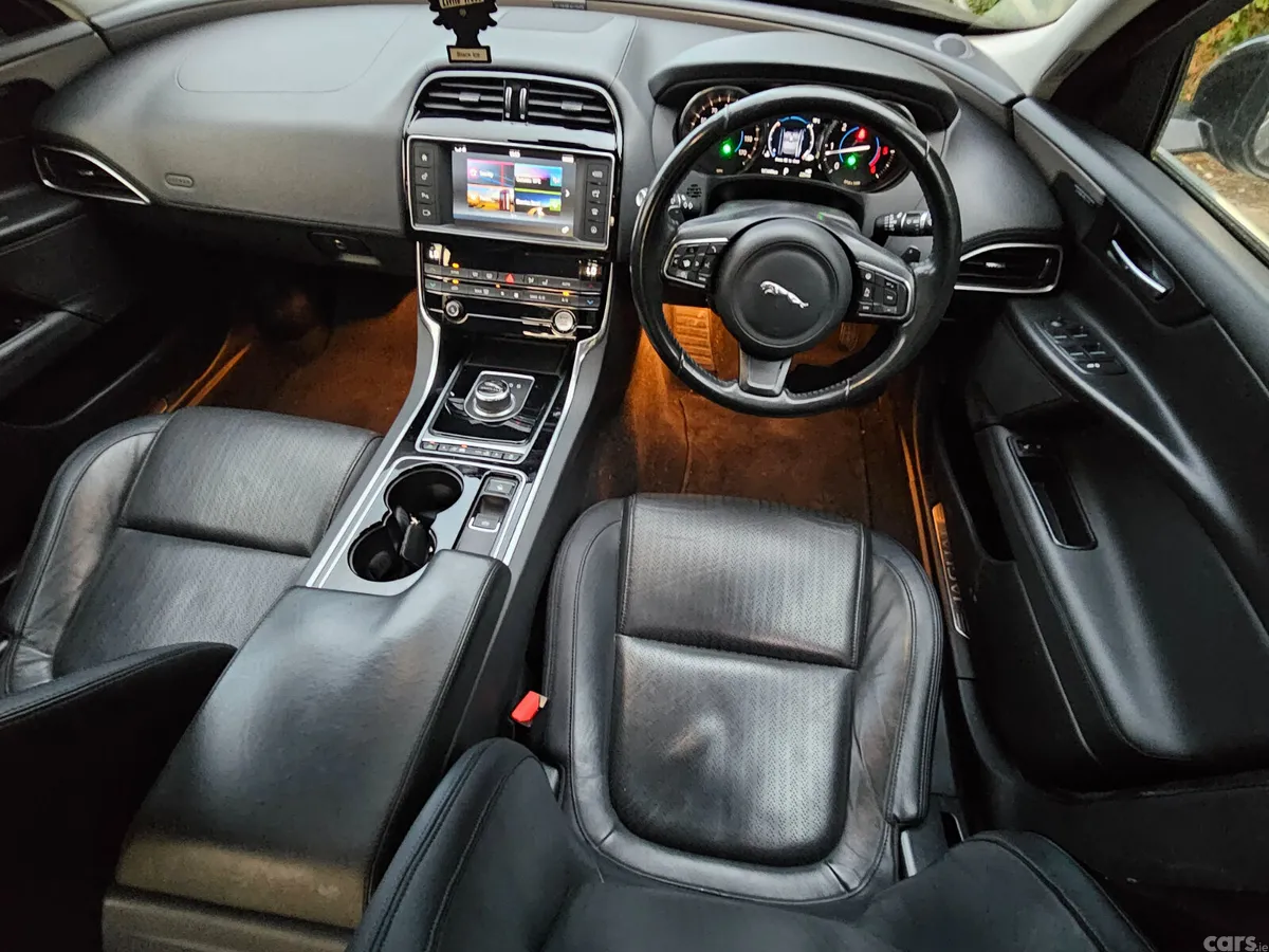 Jaguar XE Saloon, Diesel, 2017, Black