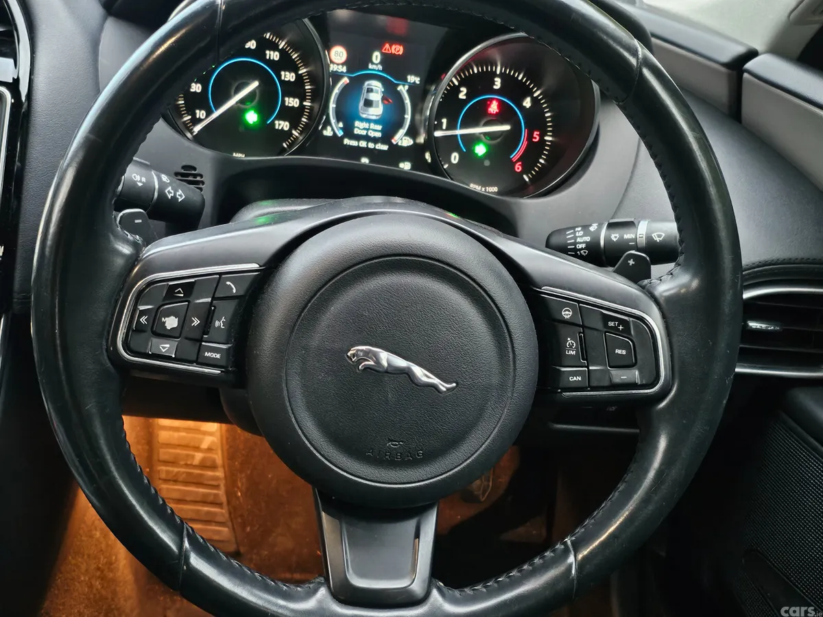 Jaguar XE Saloon, Diesel, 2017, Black