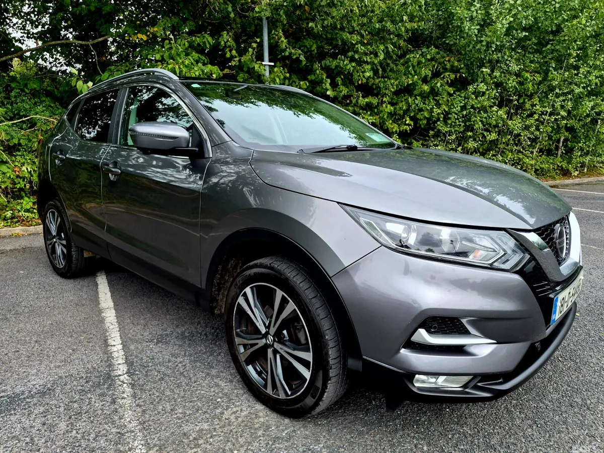 Nissan Qashqai Hatchback, Diesel, 2018, Grey