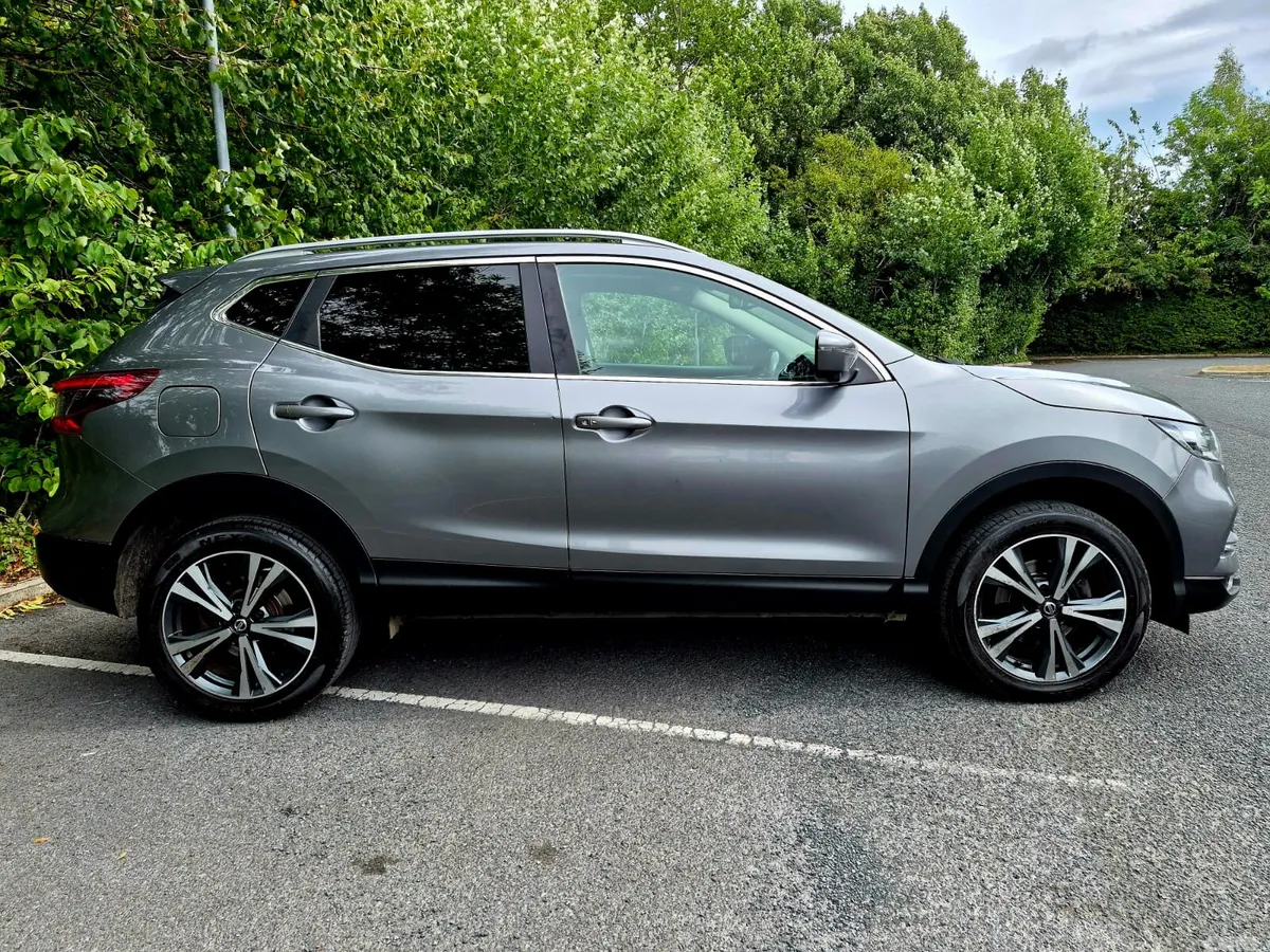 Nissan Qashqai Hatchback, Diesel, 2018, Grey