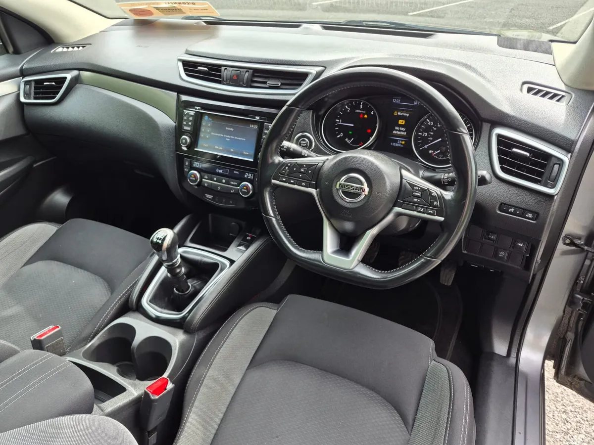 Nissan Qashqai Hatchback, Diesel, 2018, Grey