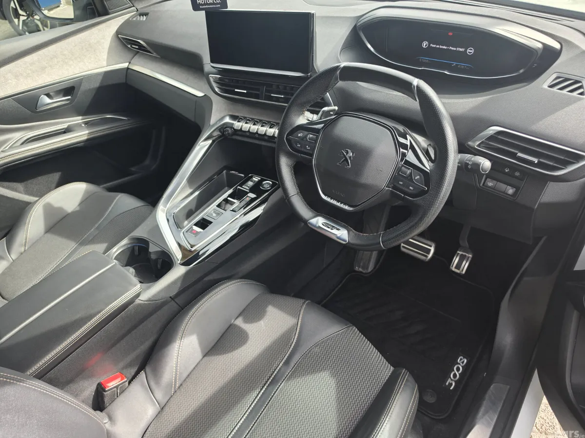 Peugeot 3008 MPV, Petrol, 2023, White