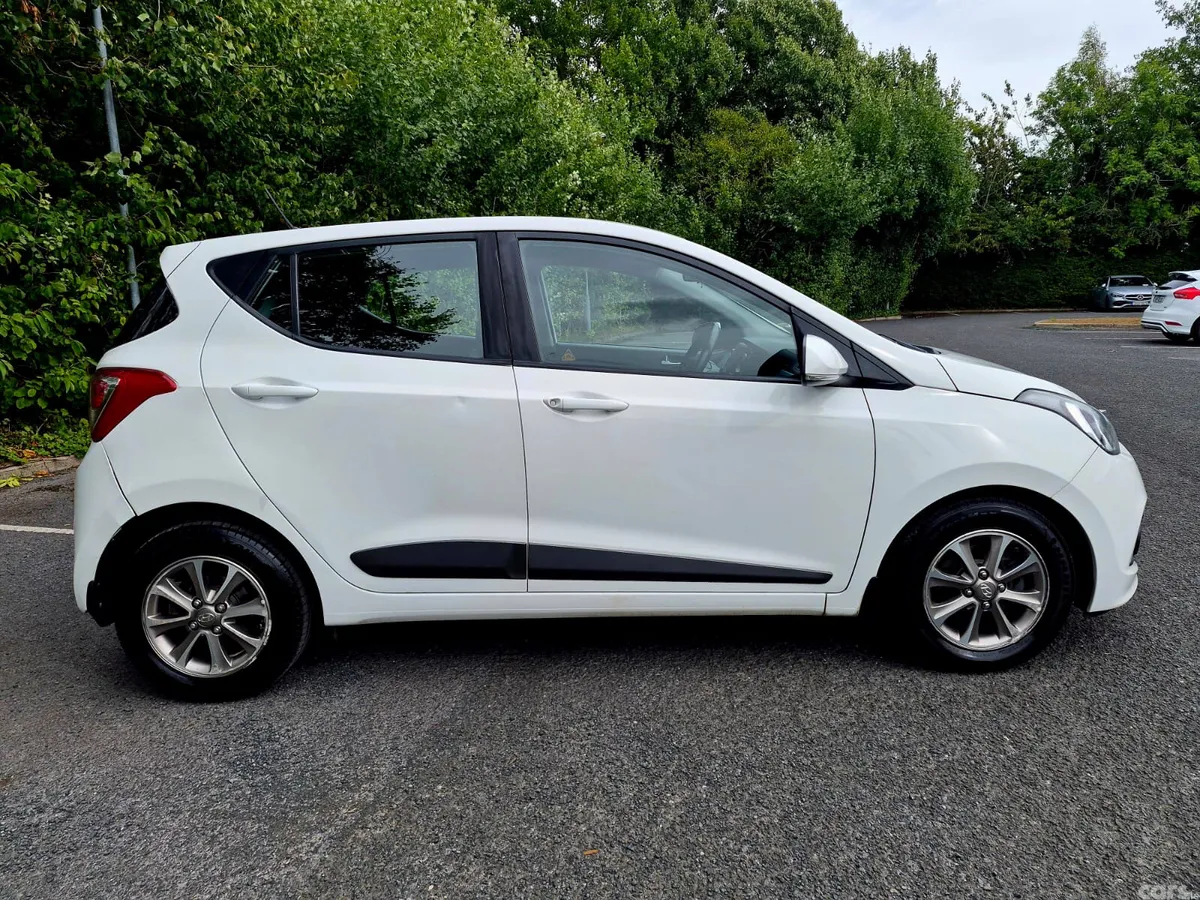Hyundai i10 Hatchback, Petrol, 2016, White