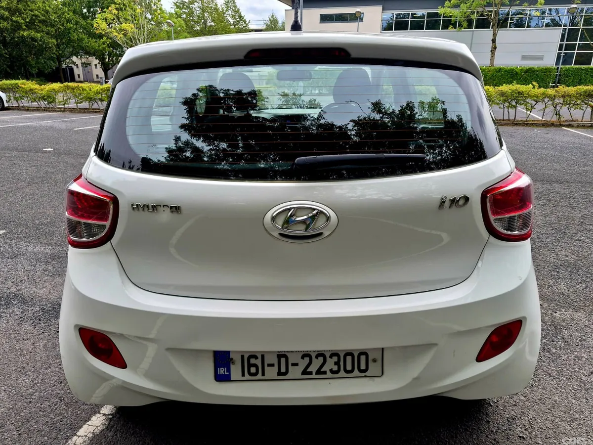 Hyundai i10 Hatchback, Petrol, 2016, White