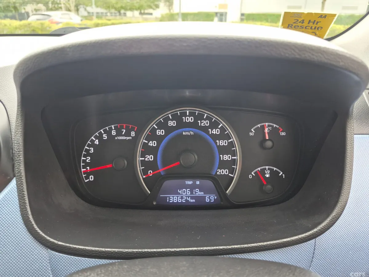 Hyundai i10 Hatchback, Petrol, 2016, White