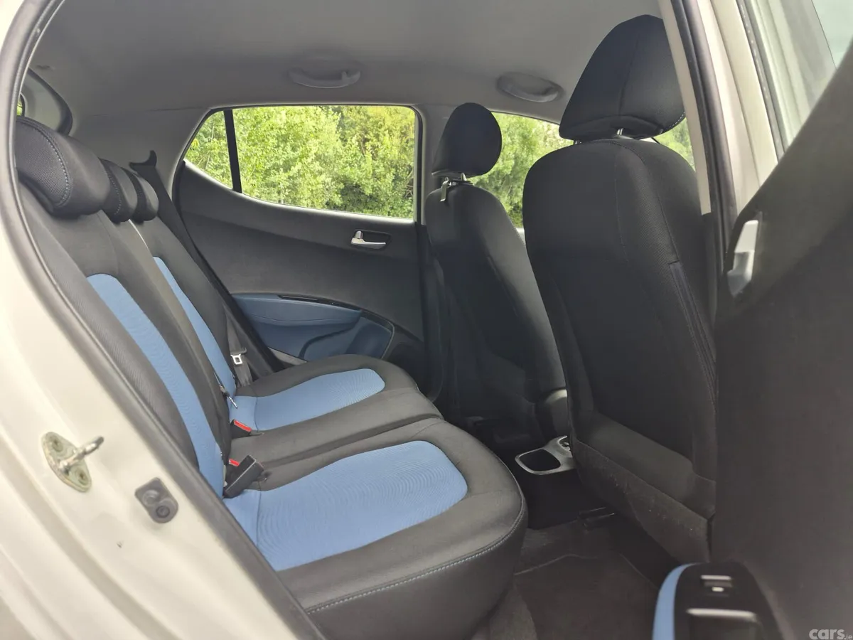 Hyundai i10 Hatchback, Petrol, 2016, White