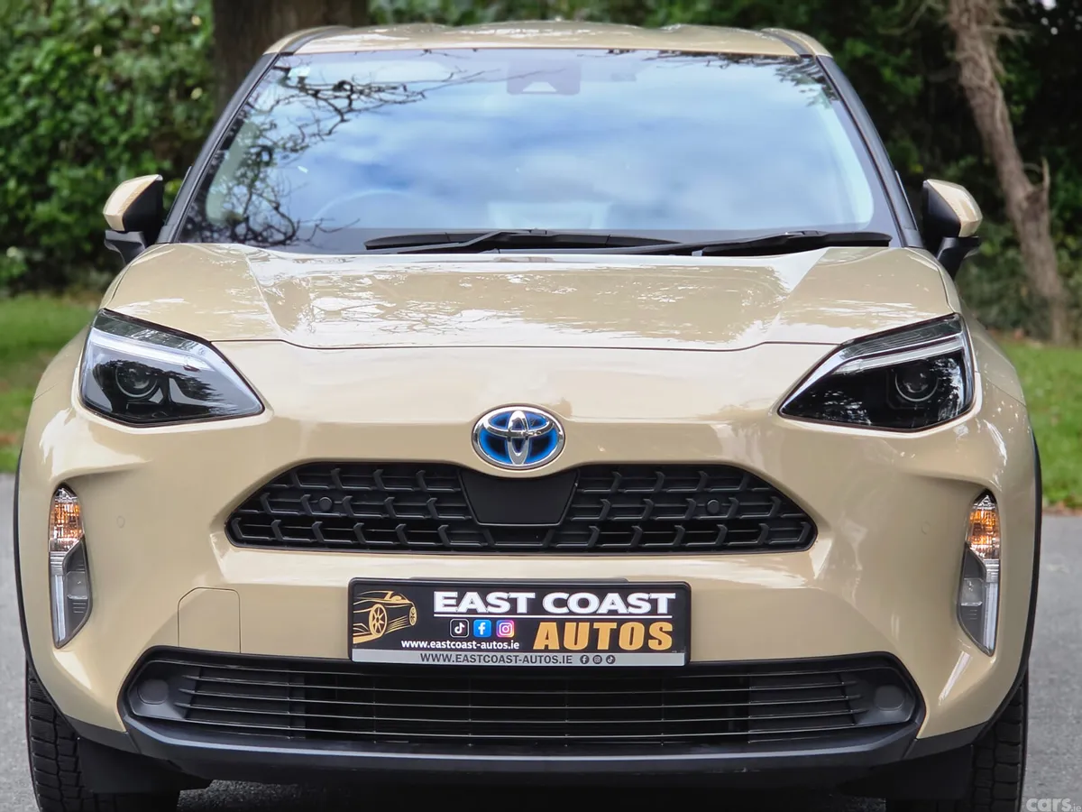 Toyota Yaris Cross Estate, Petrol Hybrid, 2022, Beige