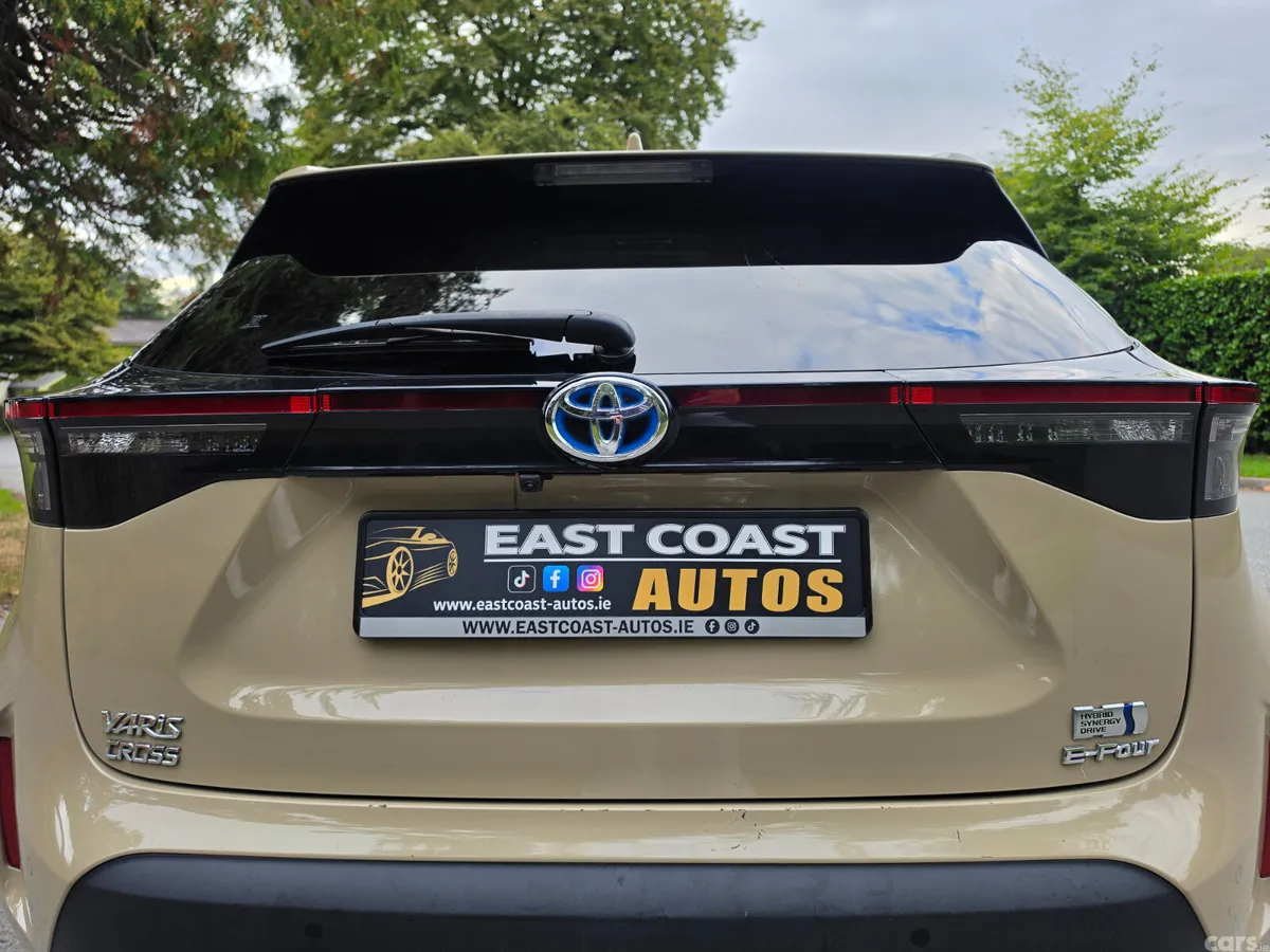 Toyota Yaris Cross Estate, Petrol Hybrid, 2022, Beige
