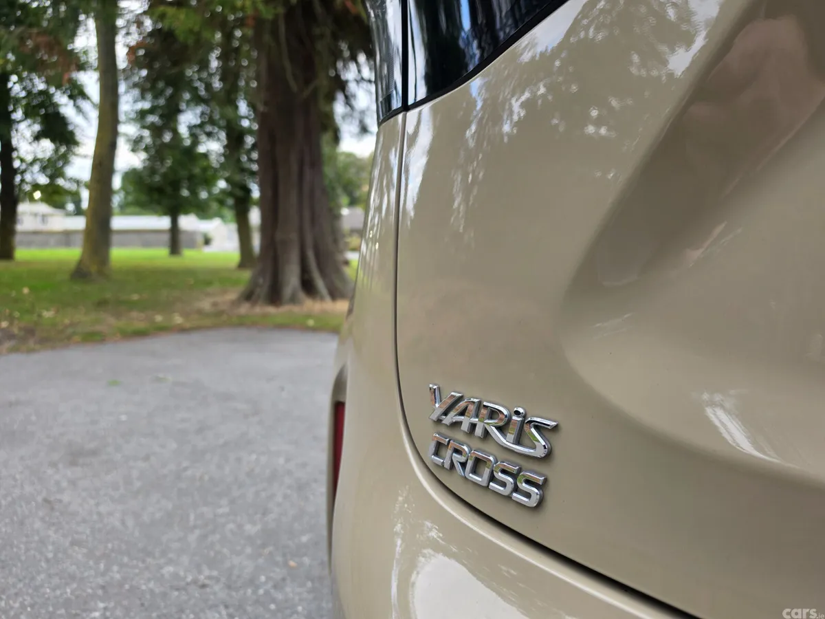 Toyota Yaris Cross Estate, Petrol Hybrid, 2022, Beige