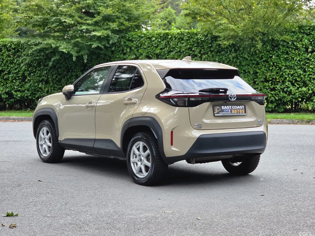 Toyota Yaris Cross Estate, Petrol Hybrid, 2022, Beige