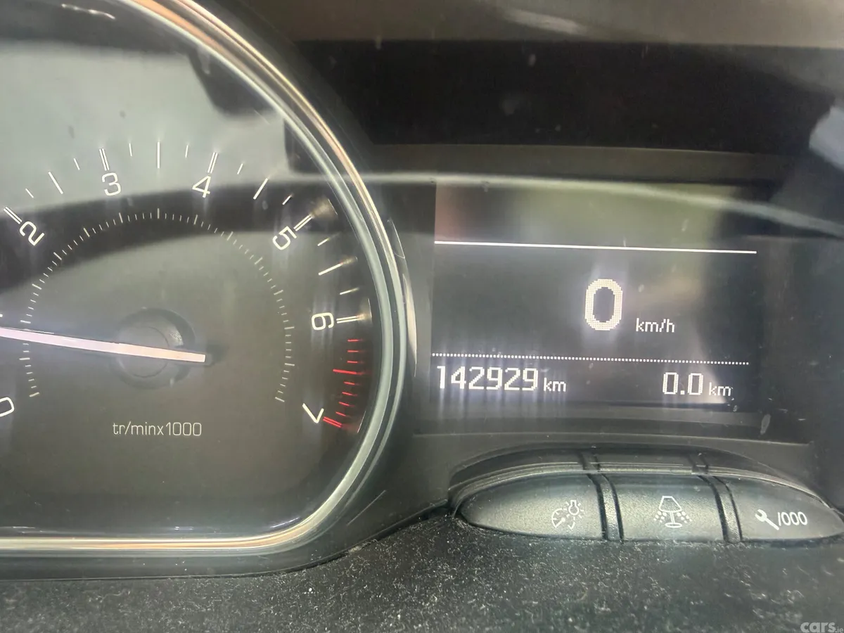Peugeot 2008 Hatchback, Petrol, 2018, Red