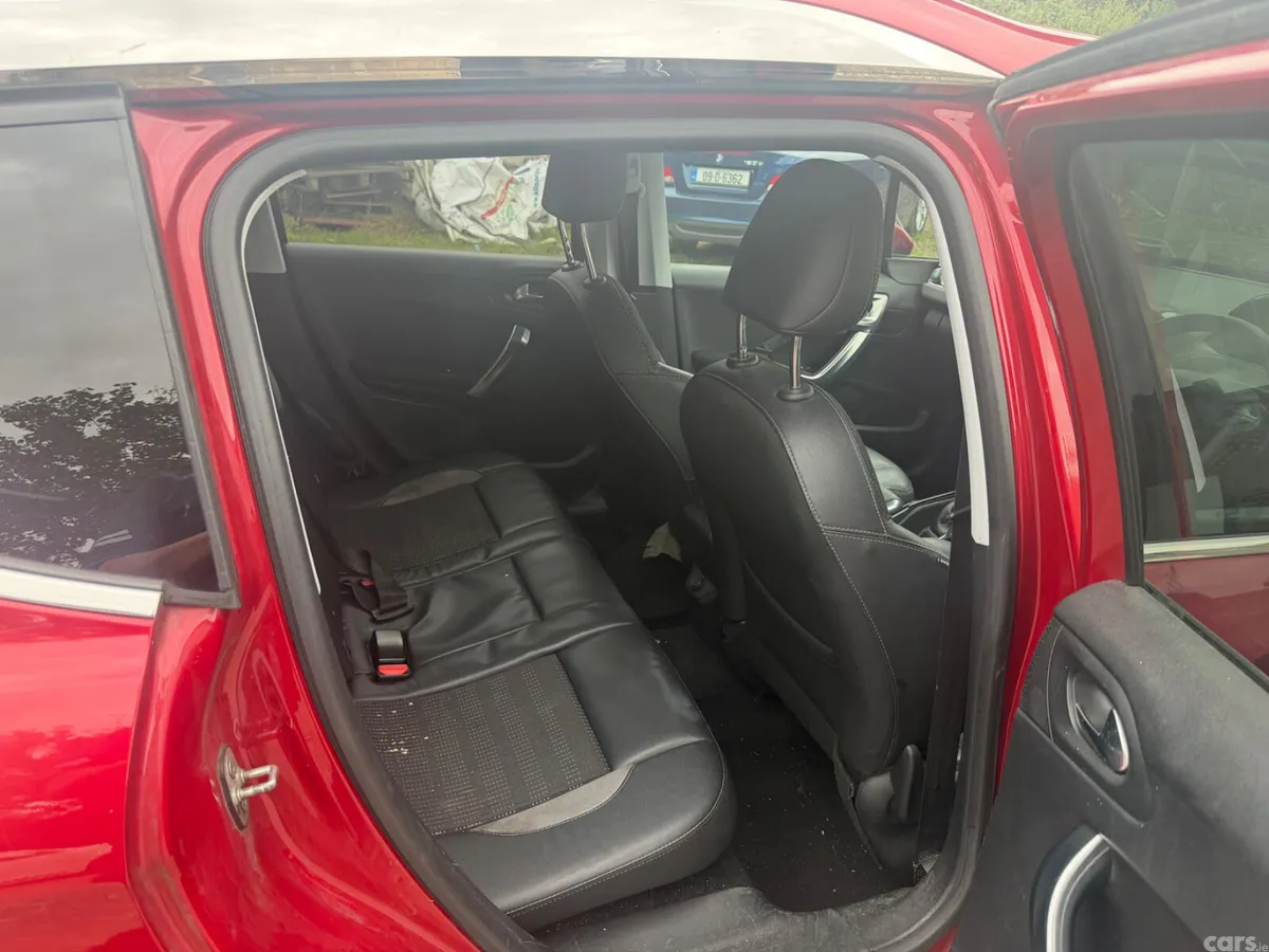 Peugeot 2008 Hatchback, Petrol, 2018, Red