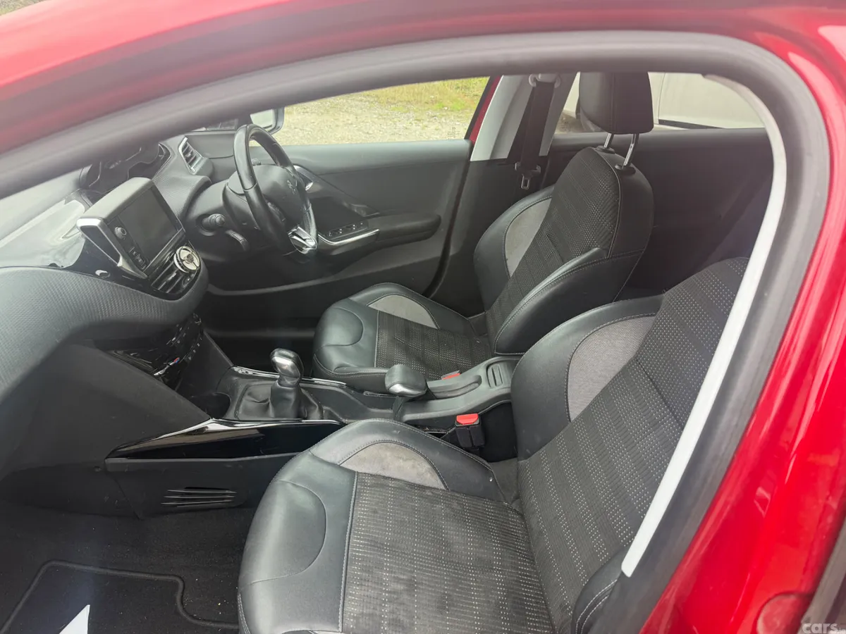 Peugeot 2008 Hatchback, Petrol, 2018, Red