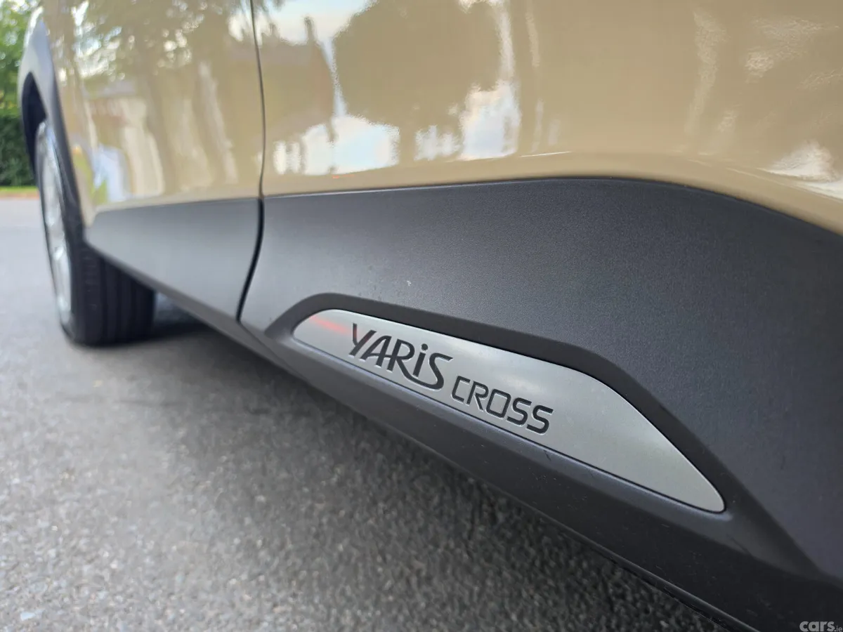 Toyota Yaris Cross Estate, Petrol Hybrid, 2022, Beige