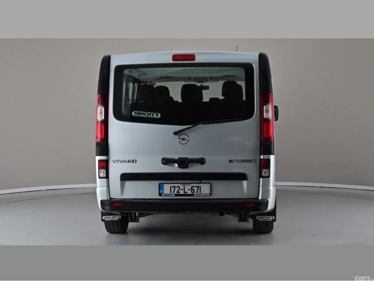 Opel Vivaro Minibus, Diesel, 2017, Silver