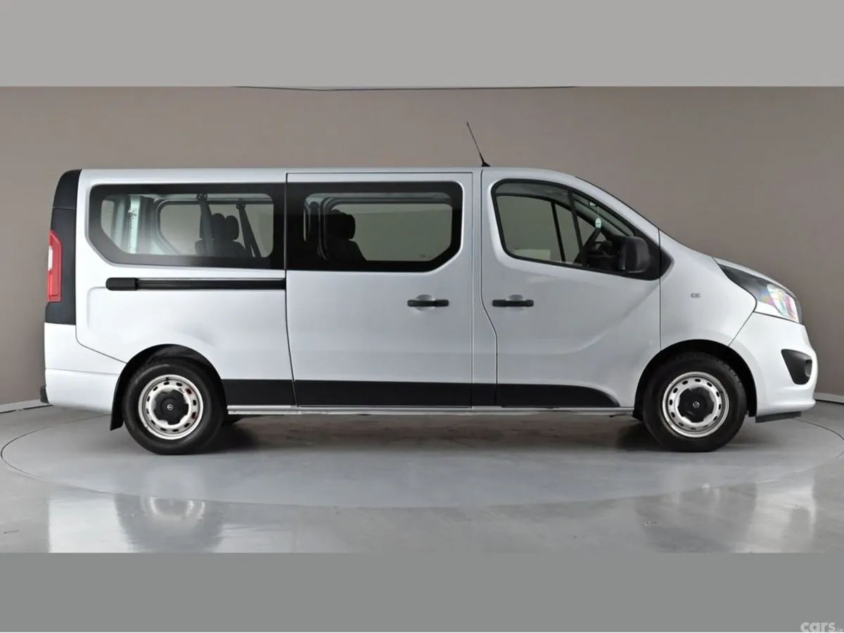 Opel Vivaro Minibus, Diesel, 2017, Silver