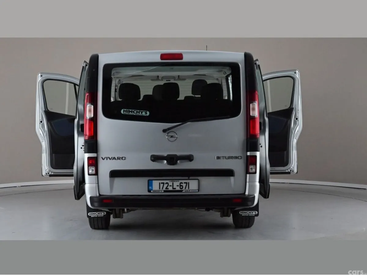 Opel Vivaro Minibus, Diesel, 2017, Silver