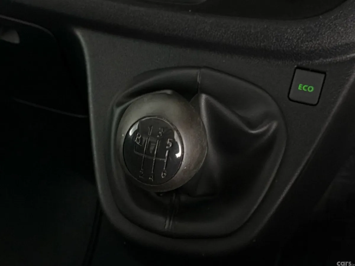 Opel Vivaro Minibus, Diesel, 2017, Silver