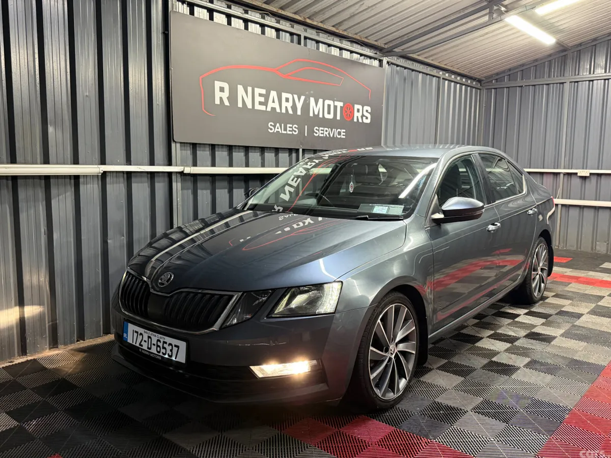 Skoda Octavia Saloon, Diesel, 2017, Grey