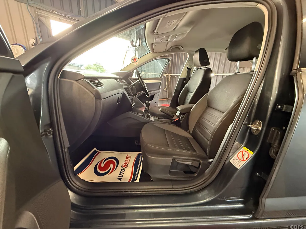 Skoda Octavia Saloon, Diesel, 2017, Grey