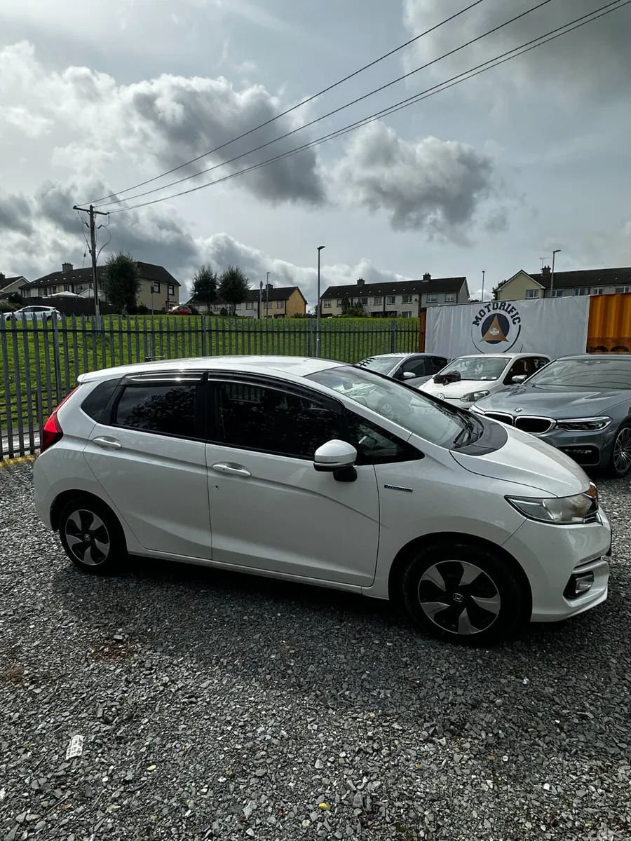 Honda Fit Hatchback, Petrol Hybrid, 2018, White