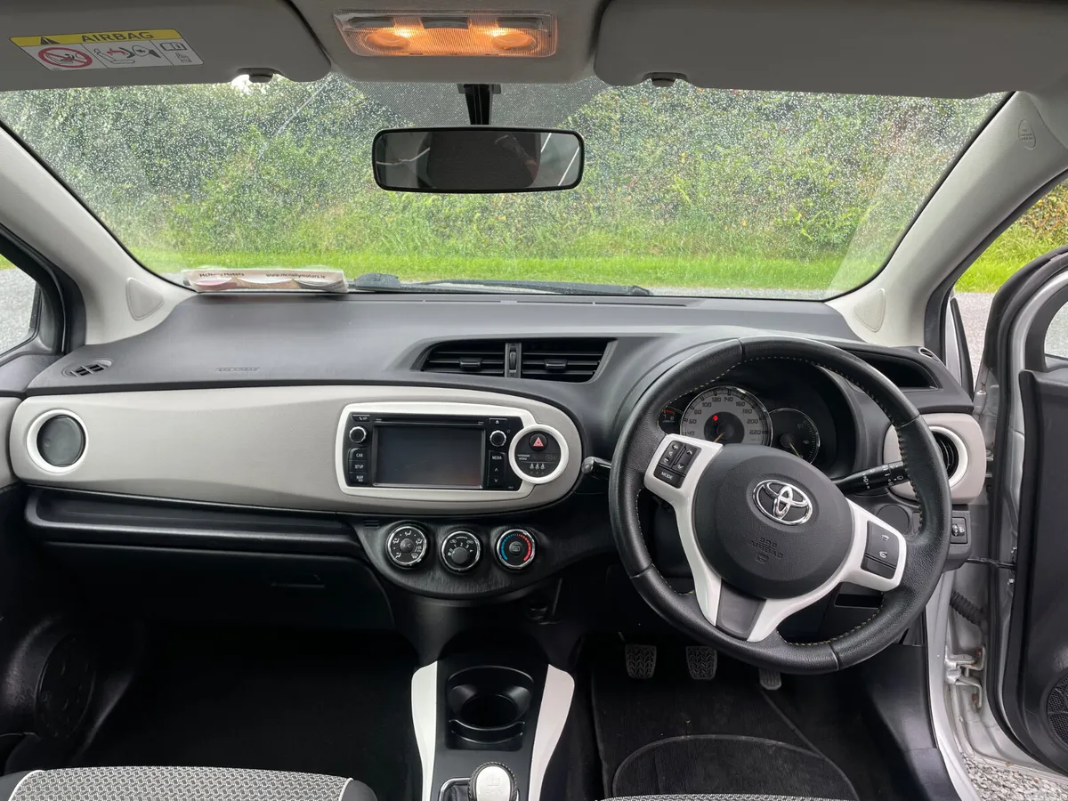 Toyota Yaris Hatchback, Petrol, 2014, Silver