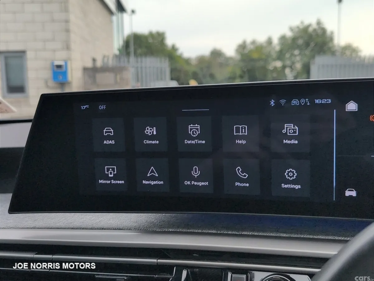 Peugeot 3008 MPV, Petrol, 2025, Grey