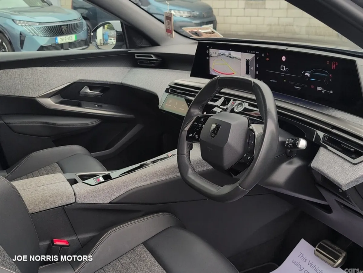 Peugeot 3008 MPV, Petrol, 2025, Grey