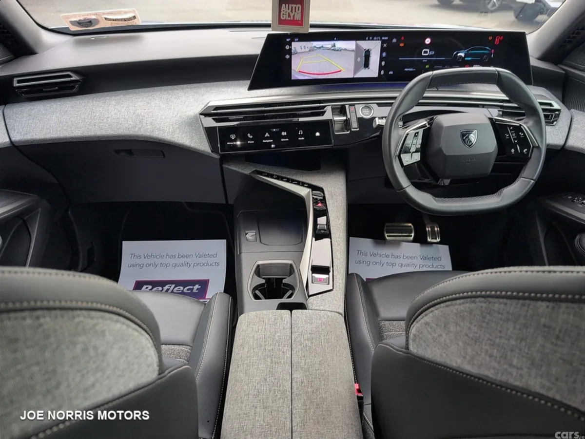 Peugeot 3008 MPV, Petrol, 2025, Grey