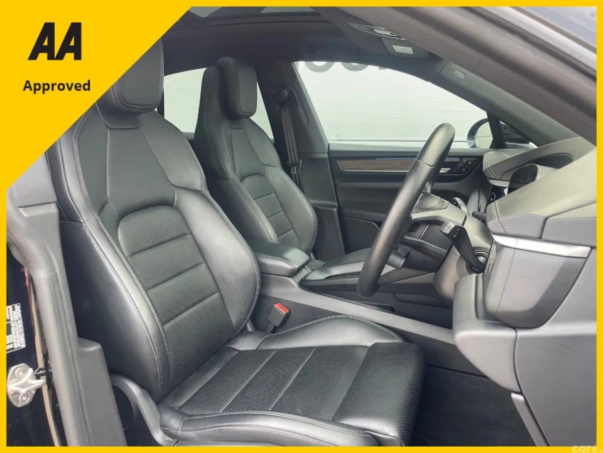 Porsche Macan SUV, Electric, 2024, Black