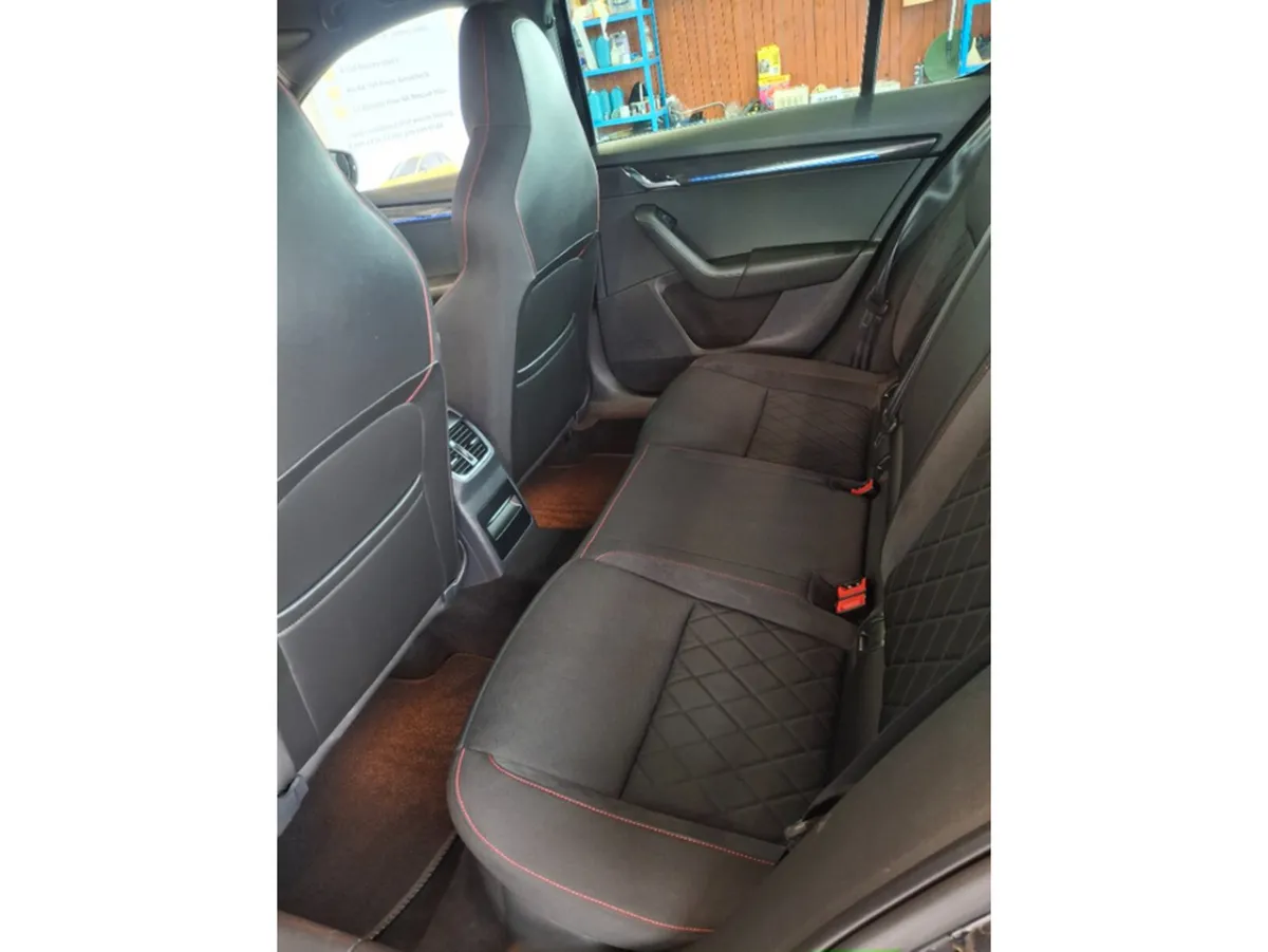 Skoda Octavia Hatchback, Diesel, 2018, Black