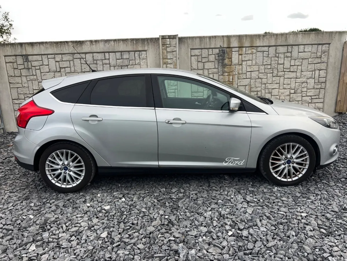 Ford Focus Hatchback, Petrol, 2013, Silver