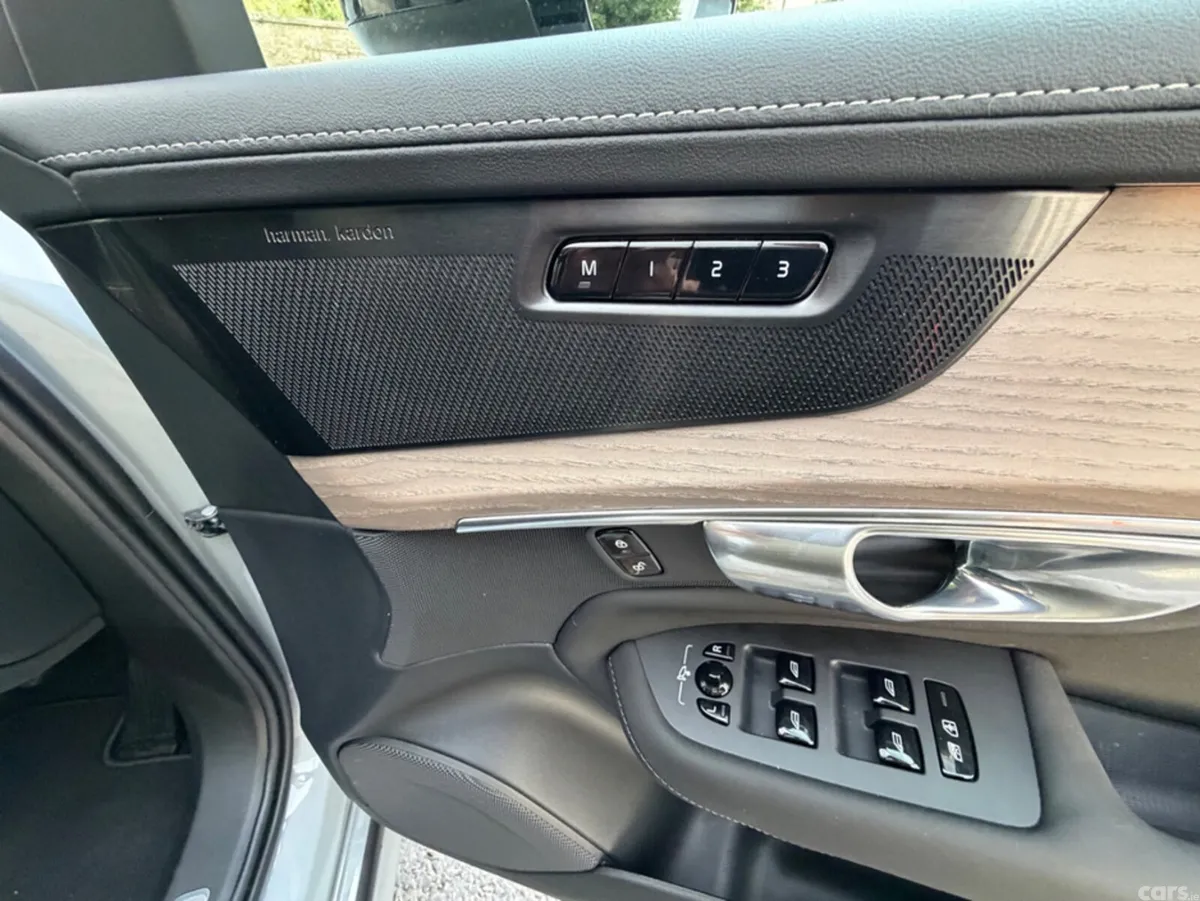 Volvo XC90 SUV, Petrol Plug-in Hybrid, 2026, Grey