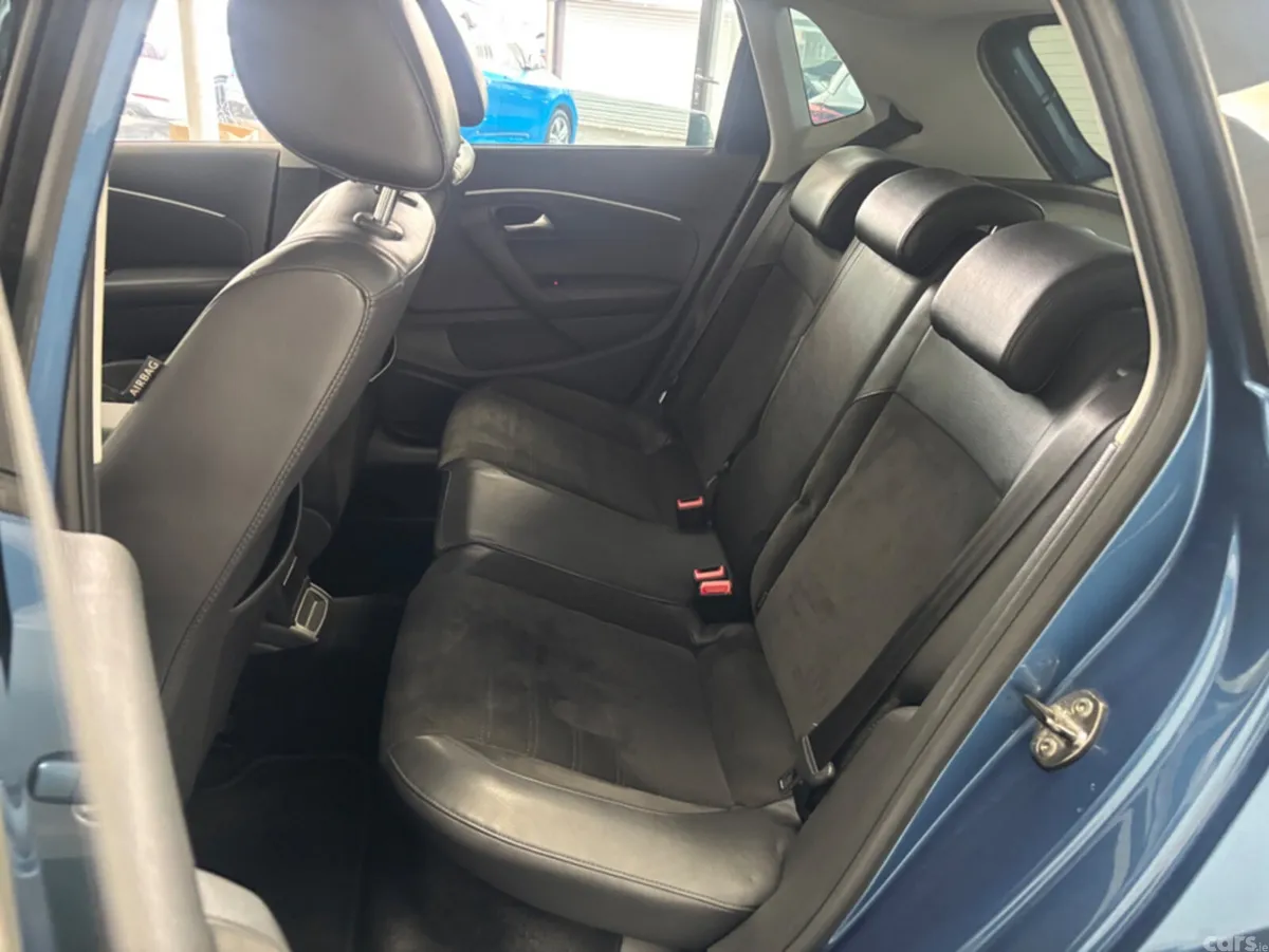 Volkswagen Polo Hatchback, Petrol, 2016, Blue