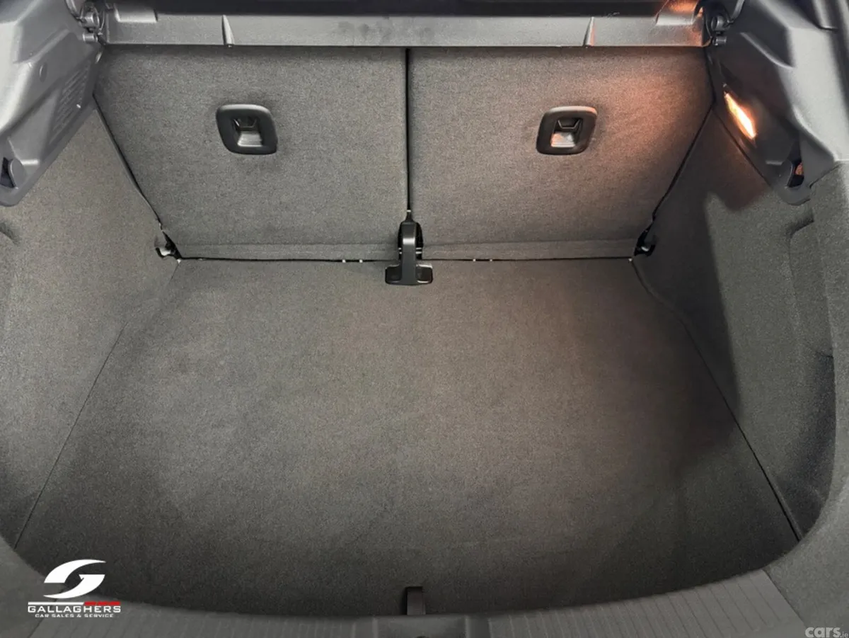 Volkswagen Beetle Hatchback, Petrol, 2017, White