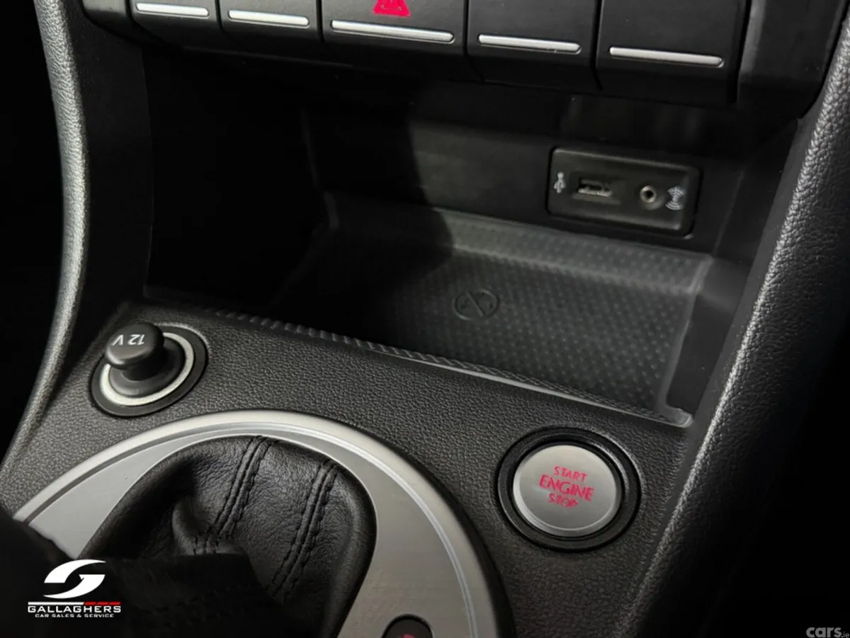 Volkswagen Beetle Hatchback, Petrol, 2017, White