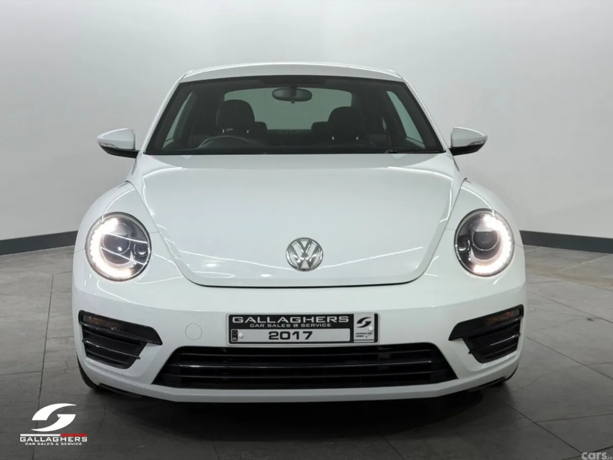 Volkswagen Beetle Hatchback, Petrol, 2017, White