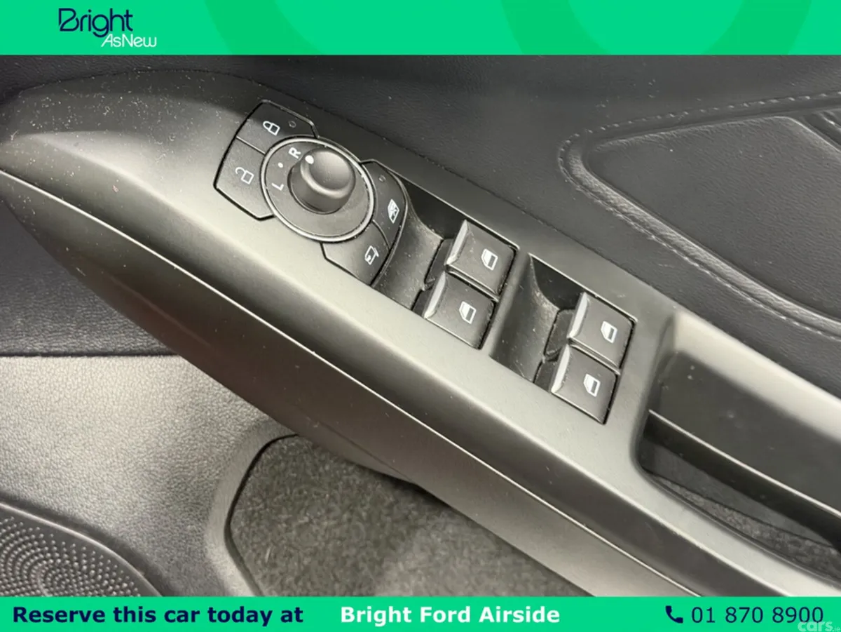 Ford Focus Hatchback, Petrol, 2022, Red