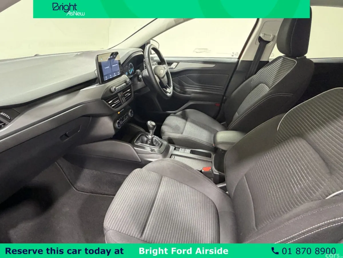 Ford Focus Hatchback, Petrol, 2022, Red