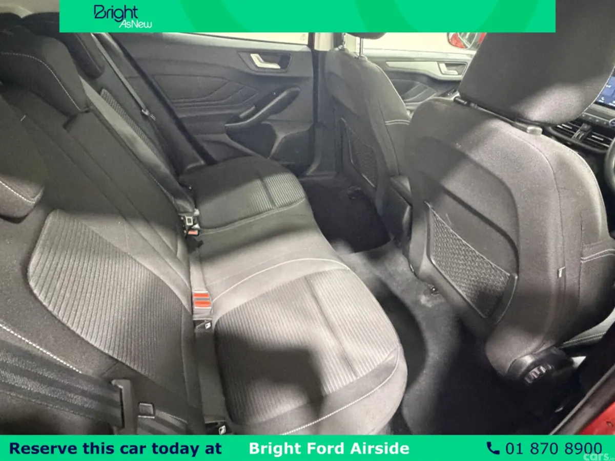 Ford Focus Hatchback, Petrol, 2022, Red