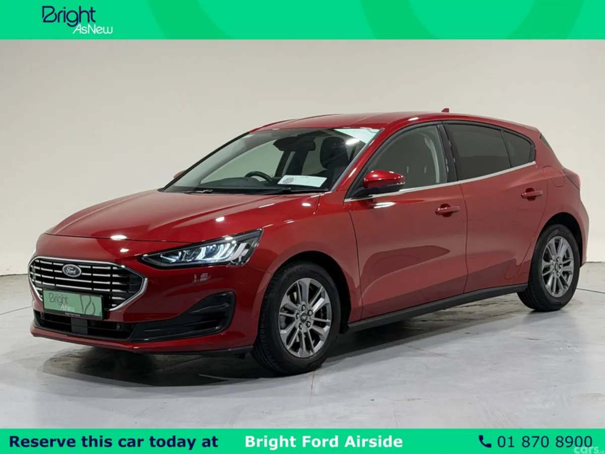 Ford Focus Hatchback, Petrol, 2022, Red