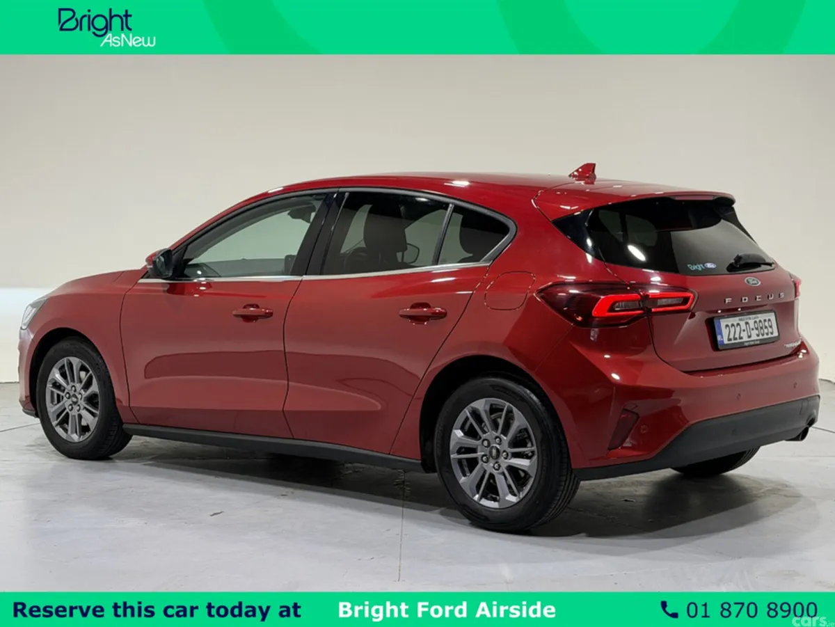 Ford Focus Hatchback, Petrol, 2022, Red