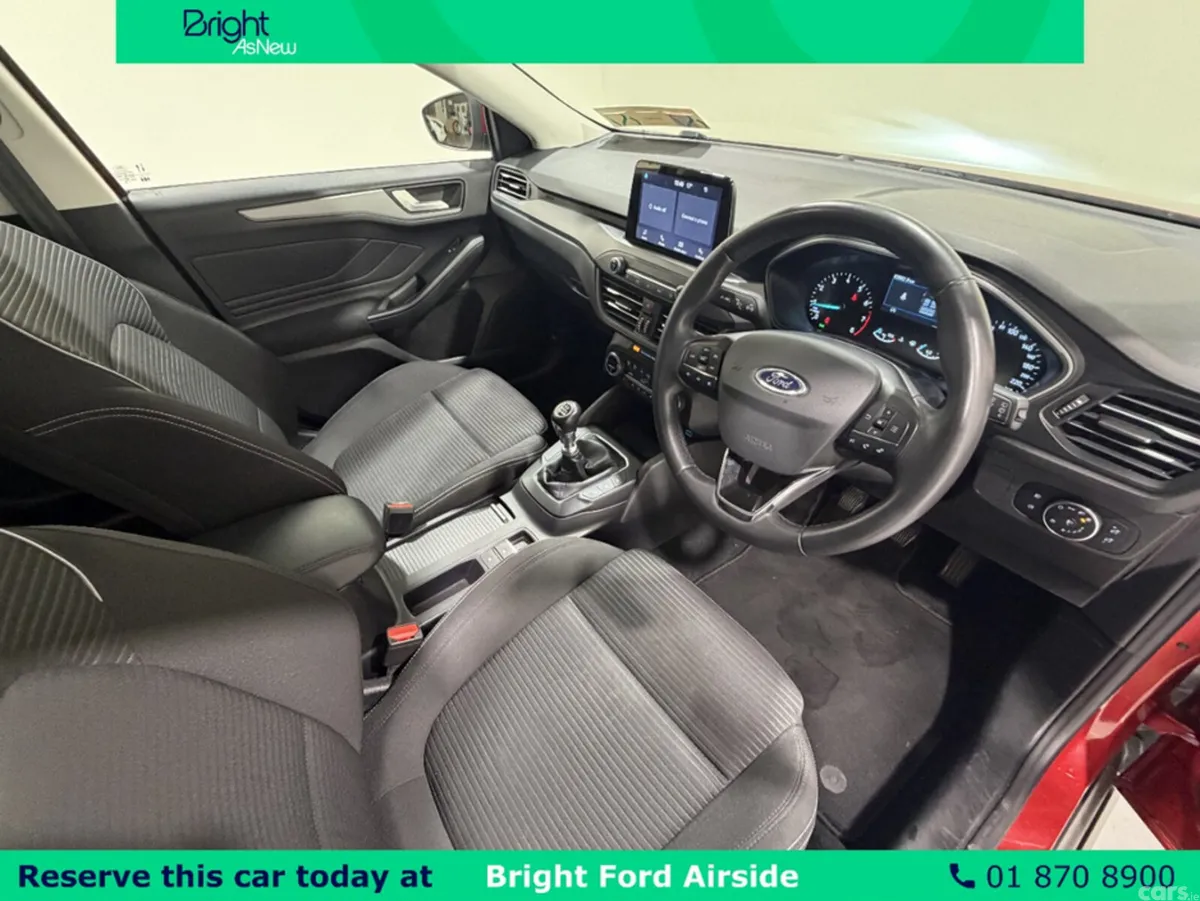 Ford Focus Hatchback, Petrol, 2022, Red